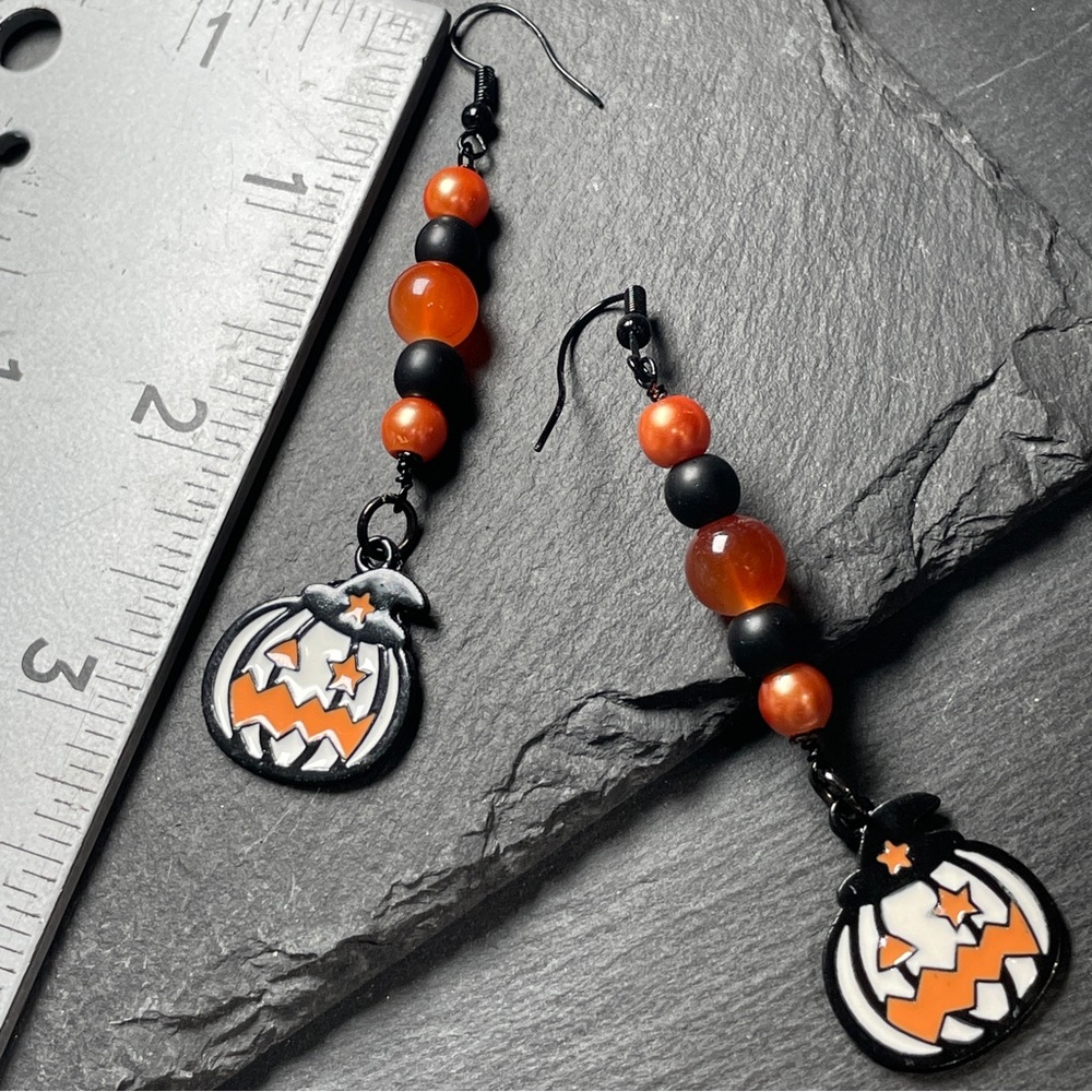 Agate And Onyx Halloween Pumpkin Earrings - Black and Orange - Picture 5 of 5